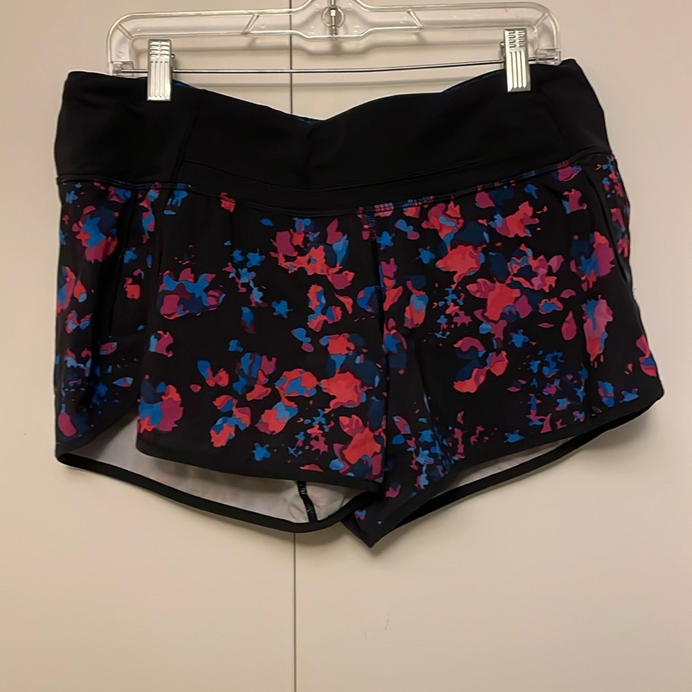 Lululemon Hotty Hot Short Dandy Digie Multi / Black - Picture 2 of 9